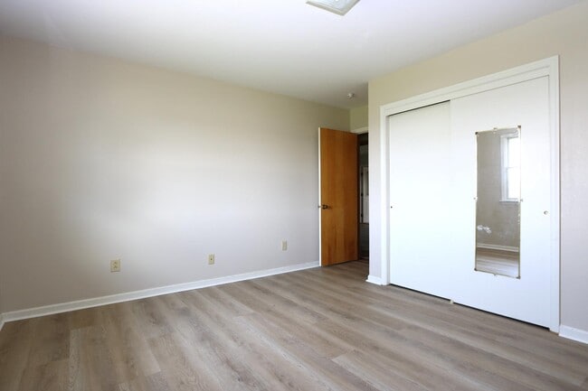 Building Photo - 30317 Marva Rd