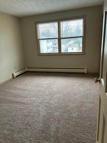 Building Photo - 325 Porter St