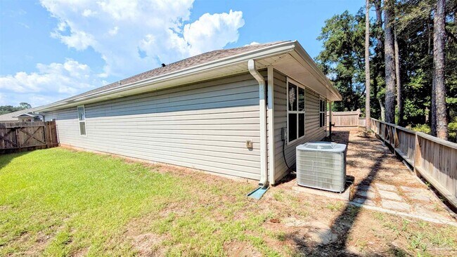 Building Photo - 10557 Queens Gate Cir