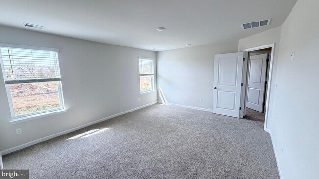 Building Photo - 107 Dinges St