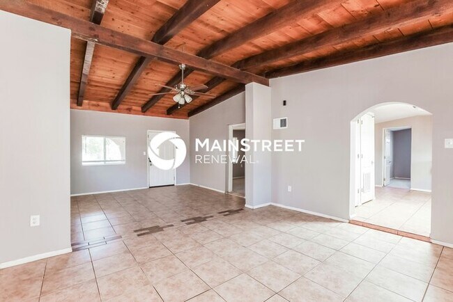 Building Photo - 4 Bedroom Pet-Friendly Home in Tucson, AZ with Main Street Renewal