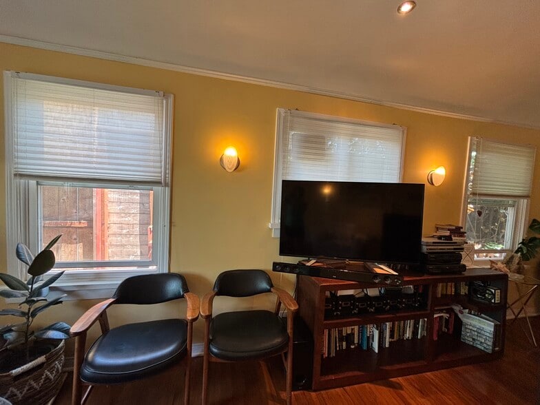 Sconce and recessed overhead - dimmer lighting - 912 1/2 California Ave