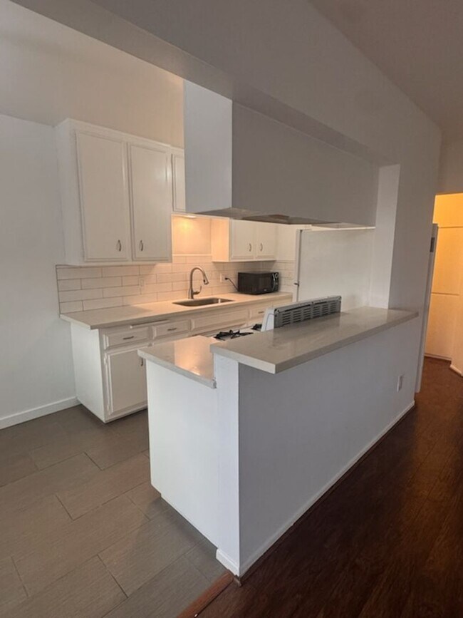 Interior Photo - 2325 E 2nd Street/2322-2328 E Broadway