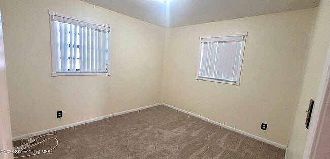 Building Photo - 1048 Hazelwood Dr