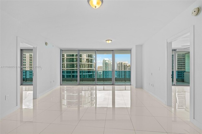 Building Photo - 200 Biscayne Blvd Way