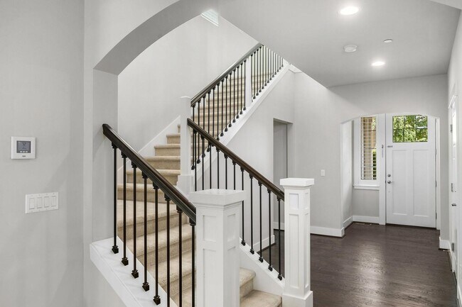 Building Photo - 6 Bedroom Home in Brookside at the Woodlands