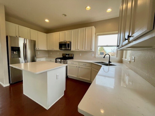 Building Photo - 5914 S Ukraine St