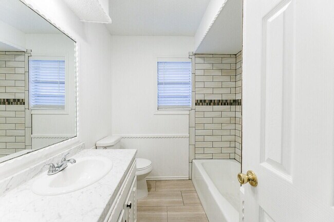 Building Photo - 4813 73rd St