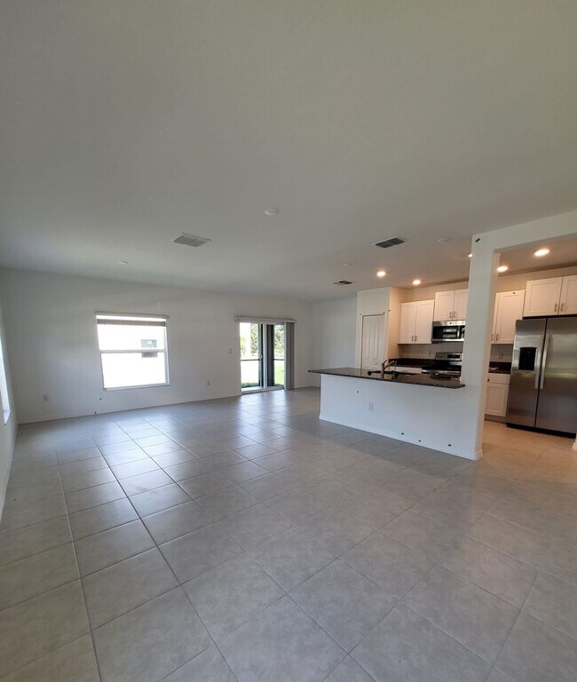 Building Photo - Available Now : 4 Bedroom 2 Bath Two Story...