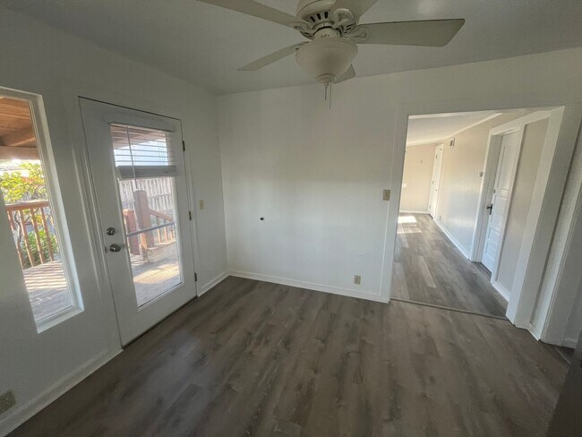 Building Photo - 705 Grapevine Rd