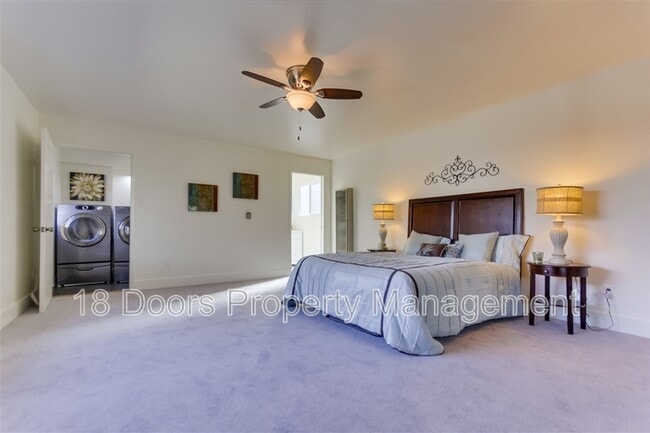 Building Photo - 5318 Saxon St