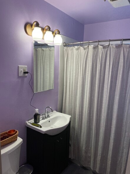 Bathroom # 2 - 413 Dearborn Ave