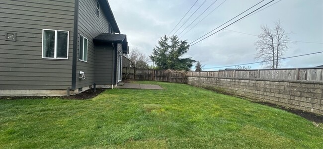 Building Photo - 913 Pintail St