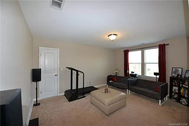 Building Photo - 109 Grayfox Dr