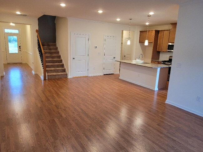Building Photo - 302 Kephart Way