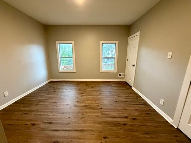 Building Photo - Updated 3-Bedroom Home for Lease – Section 8 Welcome - Call (313)429-3244