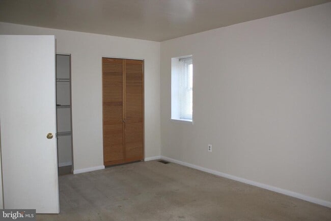 Building Photo - 7438 Ardglass Dr