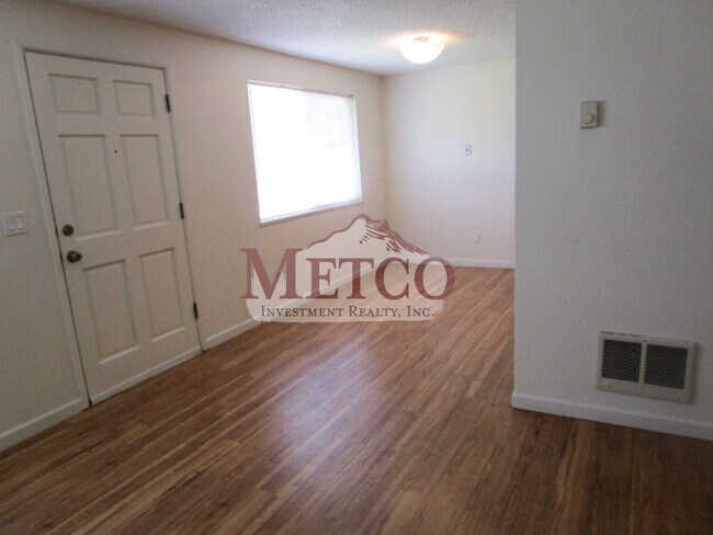 Building Photo - 06804