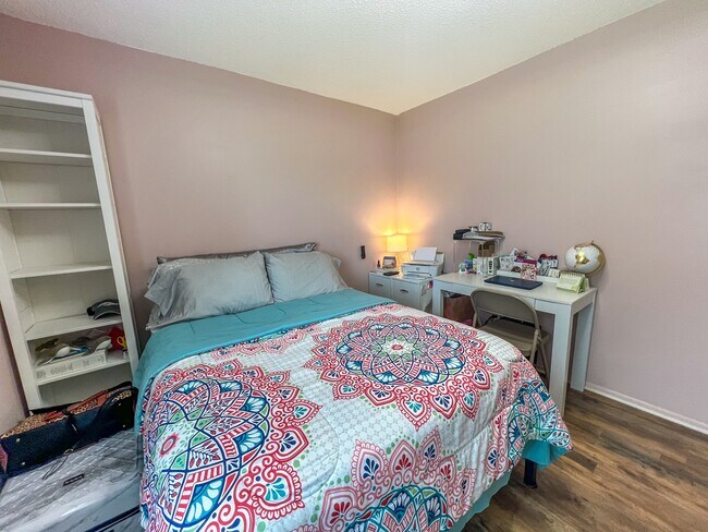 Building Photo - 1323 Torreya Cir