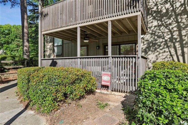 Building Photo - 1602 Cumberland Ct SE