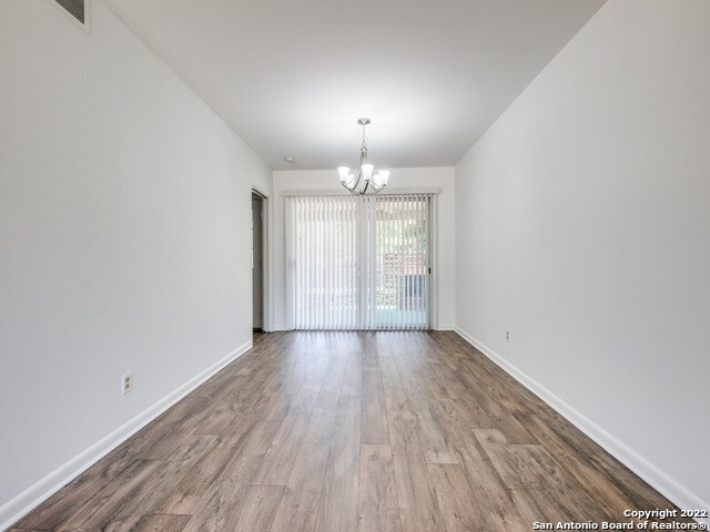 Building Photo - 600 Antler Dr