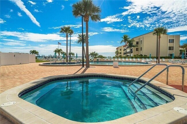 Building Photo - 855 Bayway Blvd