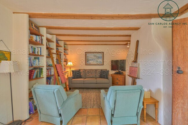 Building Photo - Adorable Furnished Three Bedroom Hatton Fields Home - Flexible Lease Term