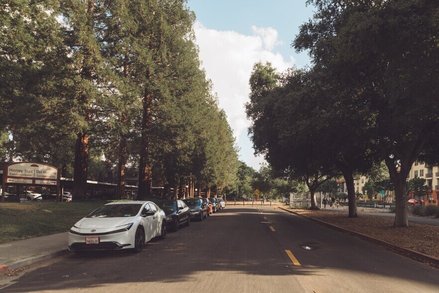 Building Photo - 1173 Honey Trl