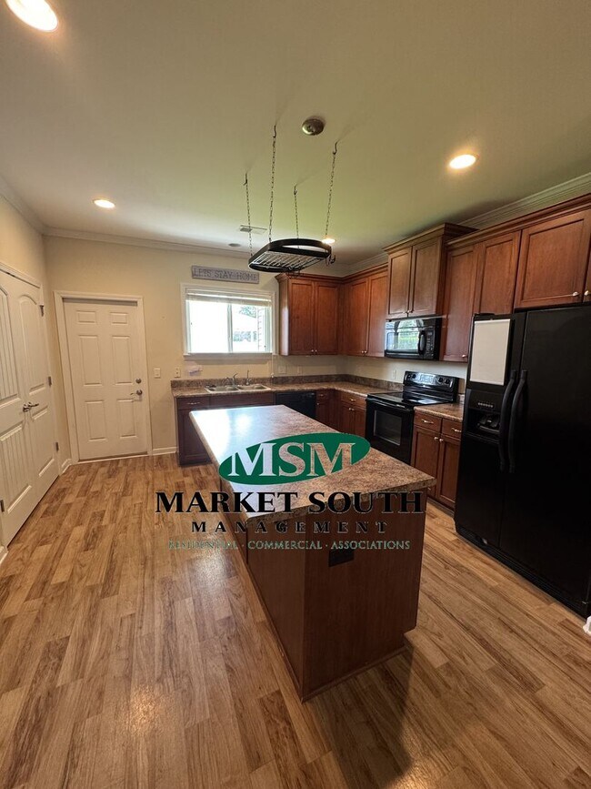 Building Photo - *REDUCED!* HARMONY TOWNS- POOLER- AVAILABL...