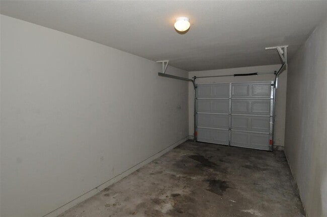Building Photo - 12304 Abney Dr