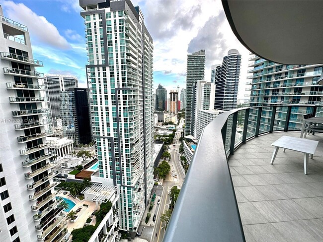 Building Photo - 1000 Brickell Plaza