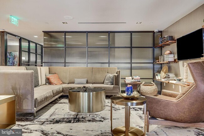 Building Photo - 70 N Street SE Unit 913