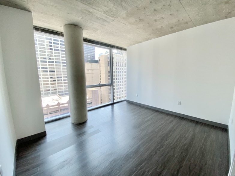 Building Photo - 200 N Wells St