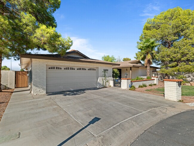 Building Photo - 13232 N 1st Ave