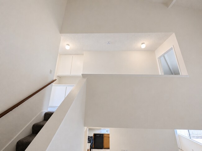 Building Photo - 3727 Mesa Oak Ln