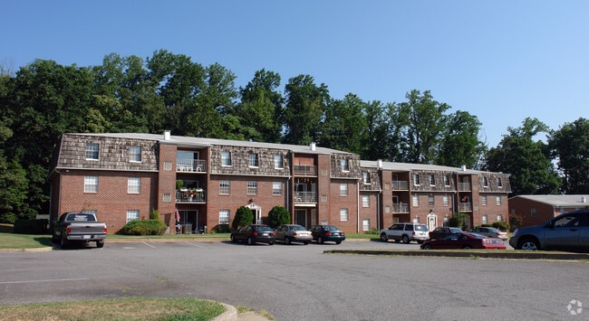 Building Photo - Monticello Square Apartments