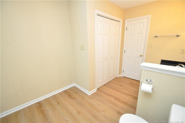 Building Photo - 1004 Oak Lake Ct