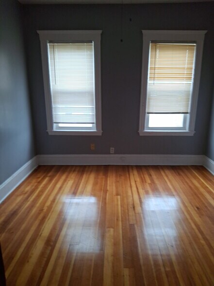 Building Photo - 61 Topliff St