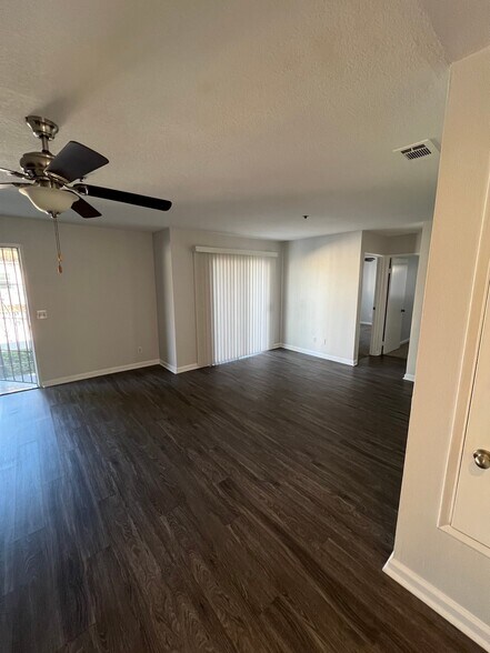 Building Photo - 5582 Crescent