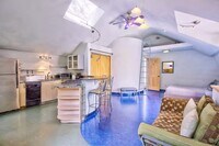 Building Photo - 1326 Detroit St