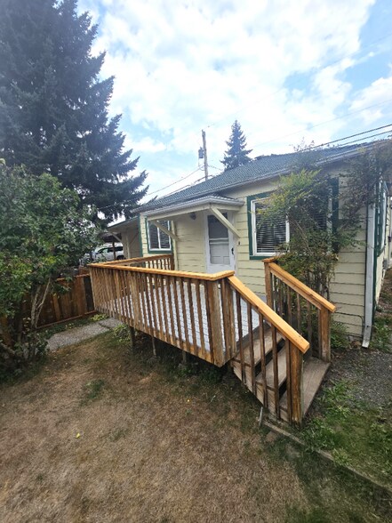 Primary Photo - 127 S Macleod Ave