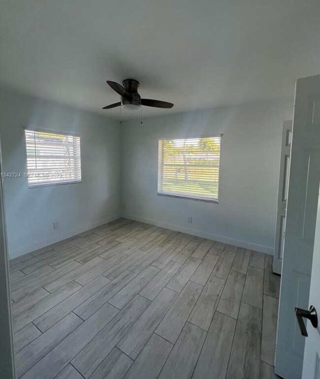 Building Photo - 19420 Carolina Cir
