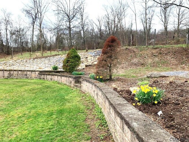 Building Photo - 133 Anderson Ln