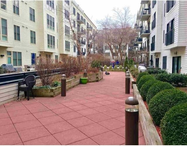 Building Photo - 1325 Adams St