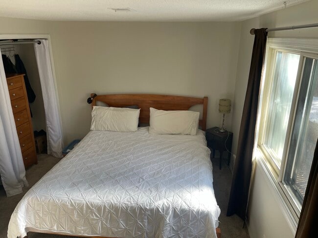 Bedroom 2 (king bed) - 3037 Forest Way