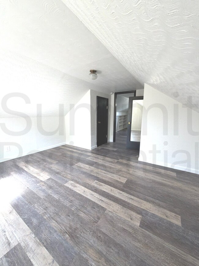 Building Photo - Three Bedroom One Bathroom Home in Mansfield!!