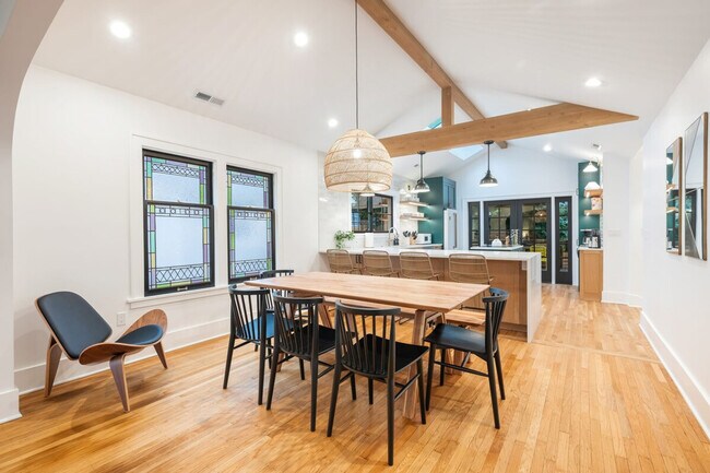 Building Photo - 2453 4th Ave W