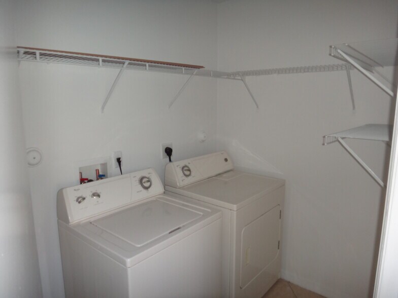 Building Photo - 4929 N Harbor Isles Dr