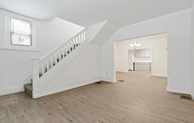 Building Photo - Carnegie - 2 Bedroom 1 Bathroom - Updated ...