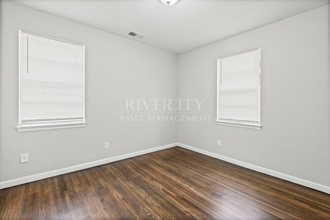 Building Photo - SECTION 8 WELCOMED!!!!!! NEWLY RENOVATED HOME IN FRAYSER!